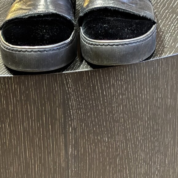 Stuart Weitzman black leather loafer - Picture 4 of 11